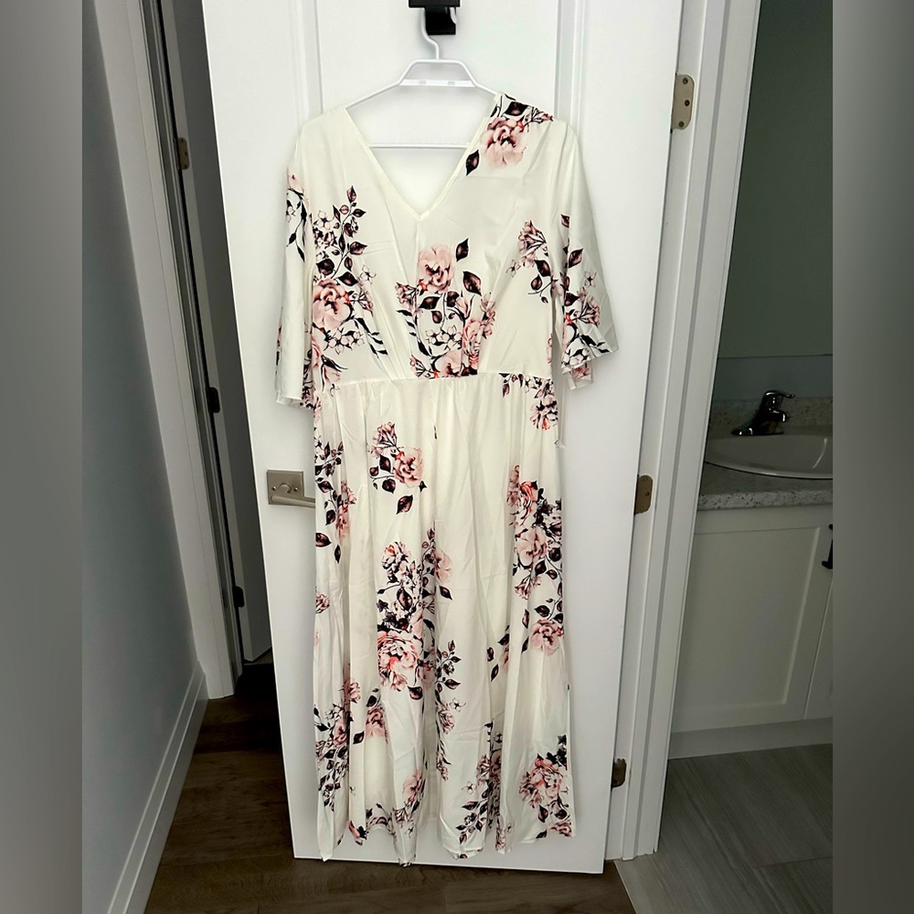 Floral V-Neck Maxi Dress NWOT